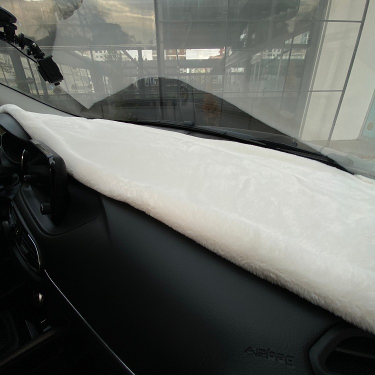Yumuşak Tüylü Oto Torpido Bagaj Üstü Örtü Peluş Halı Beyaz 150x40cm